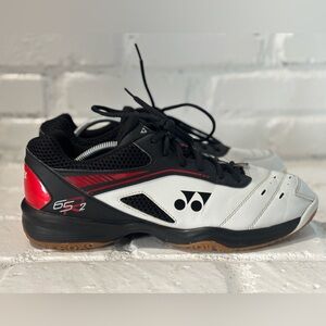 Yonex Power Cushion 65R2 Badminton Shoes, Men’s size 11, Black White, red